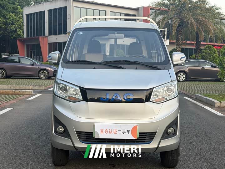 Lynk & Co Domi EV1 2023 cargo truck