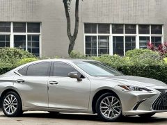 Lexus ES 2021 200 Excellence Edition - ფოტო 1