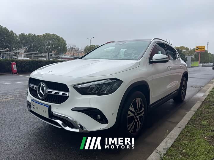 Mercedes-Benz GLA 220