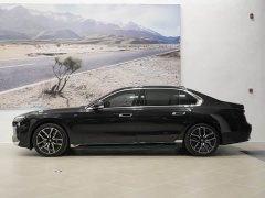 BMW 7 Series 2023 735Li M Sports Package - ფოტო 2