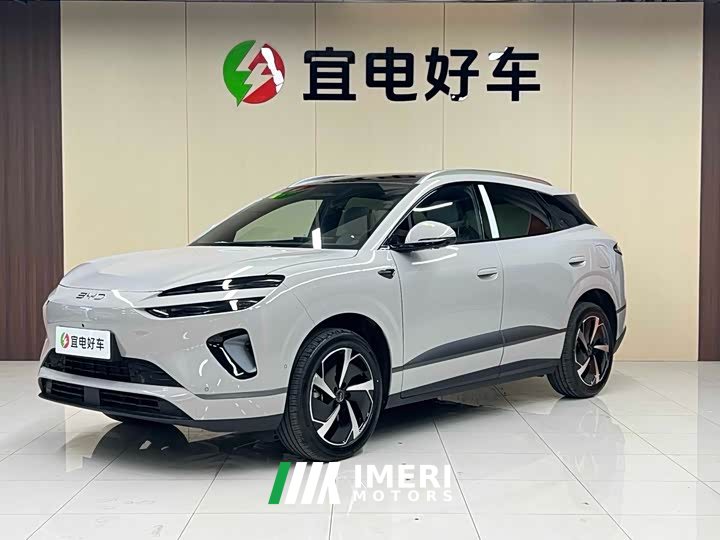Lynk & Co Hiace 06 DM-i 205 Pilot Pro Edition