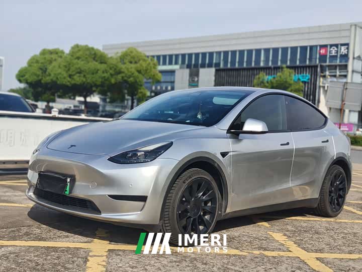 Tesla Model Y rear-wheel drive version