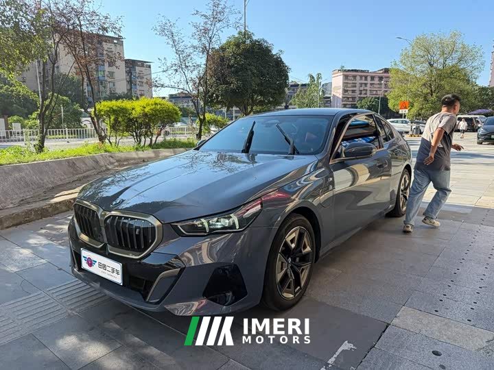 BMW i5 eDrive 35L Exclusive M Sports Package
