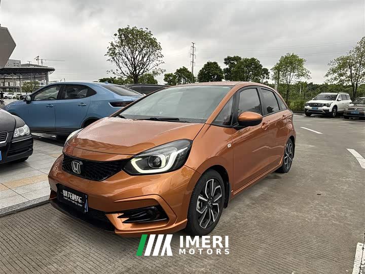 Lynk & Co LIFE 1.5L CVT SPORT Heartbeat Edition