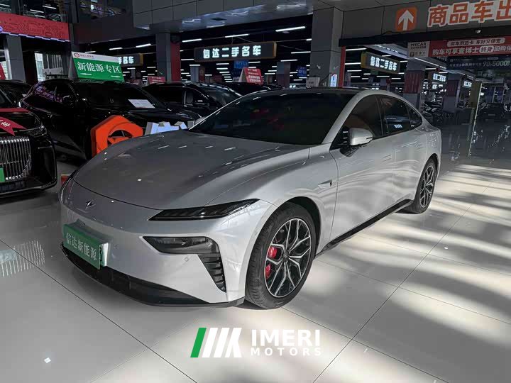 Lynk & Co eπ007 BEV 565 AWD Max Pilot Edition
