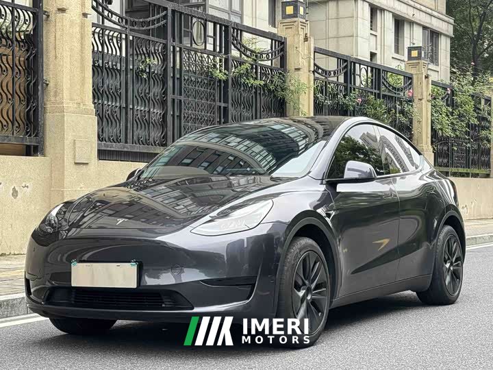 Tesla Model Y rear-wheel drive version