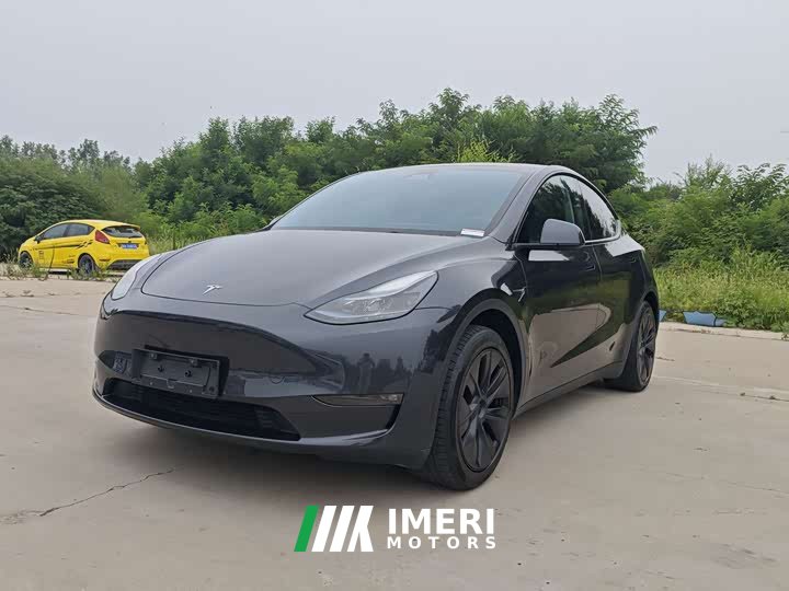 Tesla Model Y long-range all-wheel drive version
