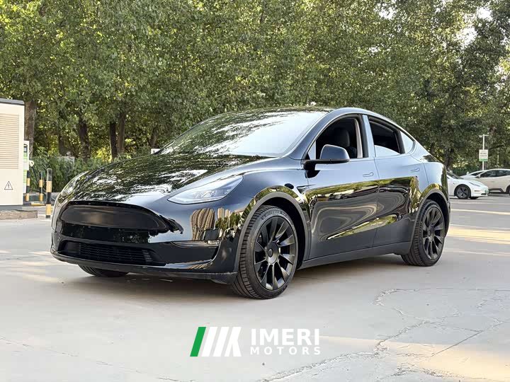 Tesla Model Y standard range rear-wheel drive version