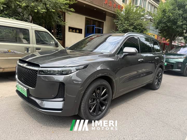 Li Auto Ideal ONE 2020 extended range 6-seater version