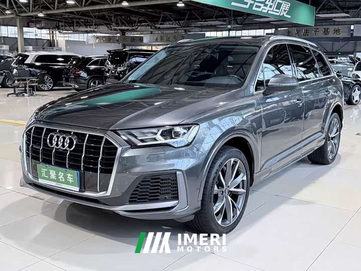 Audi Q7 55 TFSI quattro S line sports