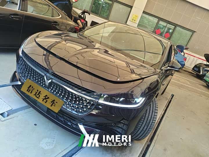 Voyah Lantu Chasing Light PHEV four-wheel drive ultra-long range flagship version
