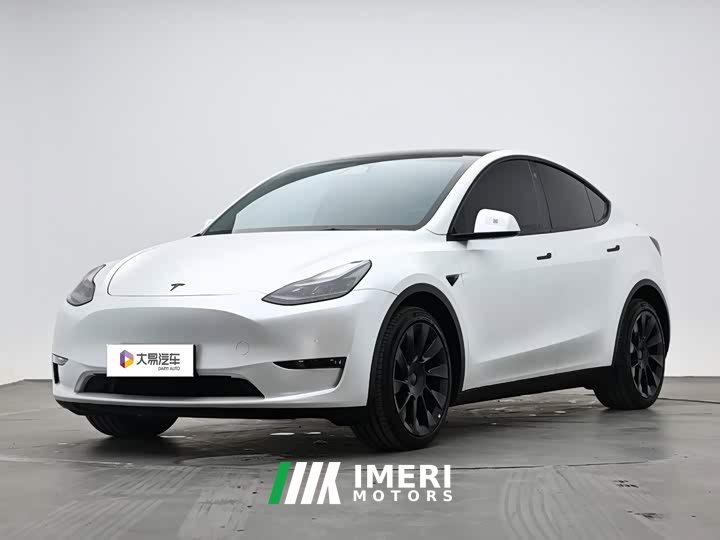 Tesla Model Y long-range all-wheel drive version 3D7