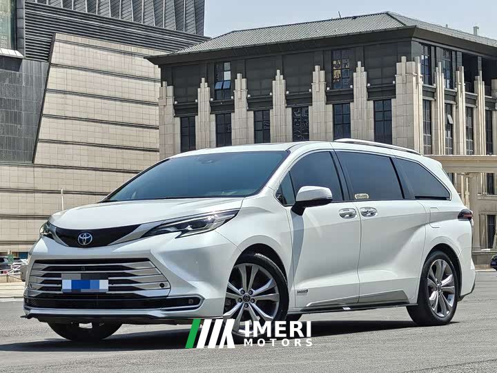 Toyota SIENNA 2.5L Hybrid Platinum Edition
