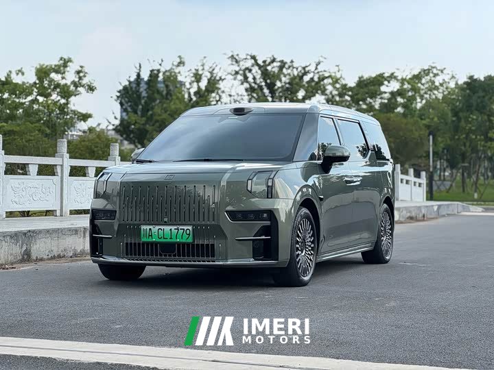 Zeekr 009 6-Seater Executive AWD 108kWh