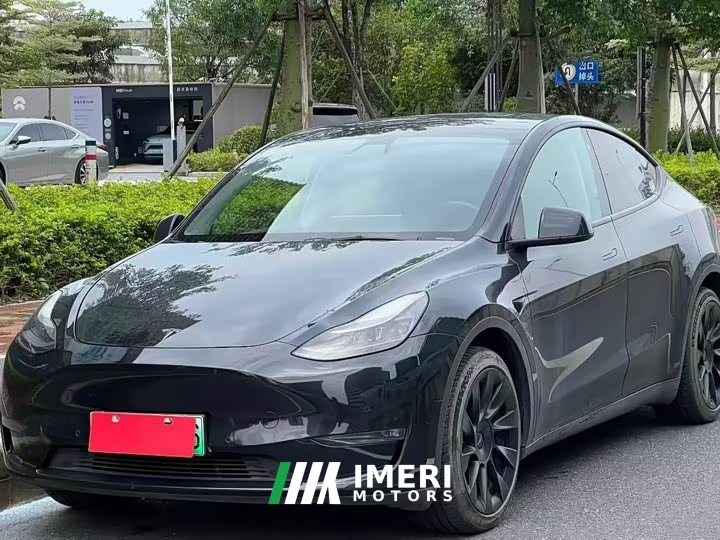 Tesla Model Y Standard Range Rear-Wheel Drive