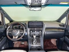 Lexus LM 300h seven-seater elegant version - photo 10