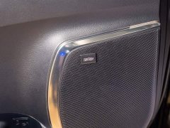 Lexus LM 300h seven-seater elegant version - photo 13
