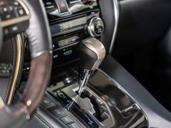 Lexus LM 300h seven-seater elegant version - photo 18