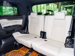 Lexus LM 300h seven-seater elegant version - photo 19