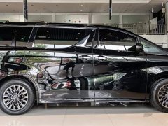 Lexus LM 300h seven-seater elegant version - photo 4