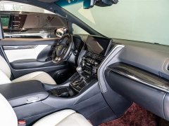 Lexus LM 300h seven-seater elegant version - photo 9