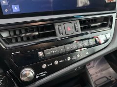 Lexus ES 300h Excellence Edition - фото 13
