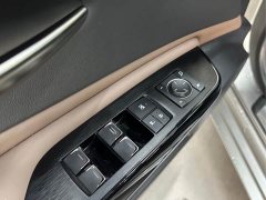 Lexus ES 300h Excellence Edition - фото 7