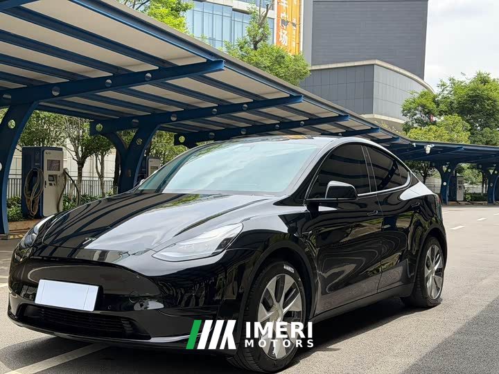 Tesla Model Y facelift rear-wheel drive version