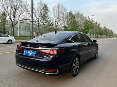Lexus ES 300h Excellence Edition - фото 13