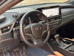 Lexus ES 300h Excellence Edition - фото 8