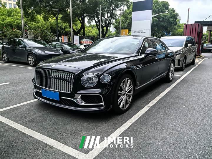 Tank Flying Spur 2022 4.0T V8 Standard Edition
