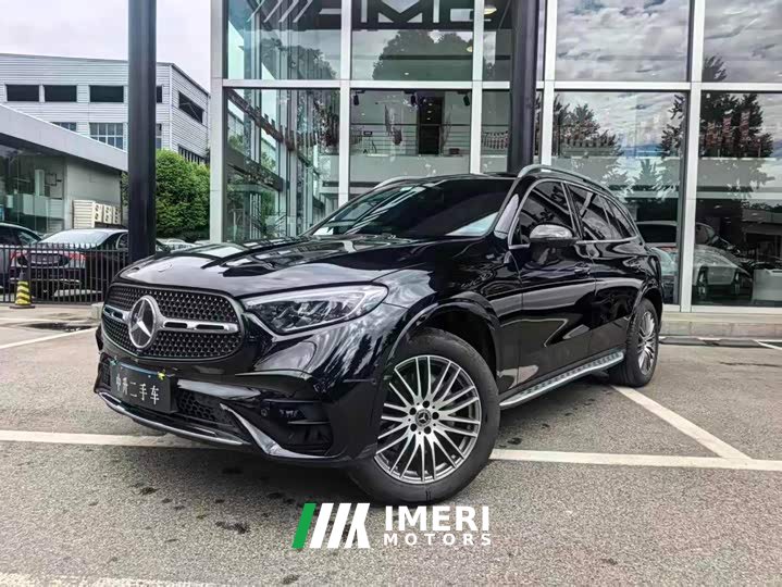 Mercedes-Benz GLC 300 L 4MATIC Version 5