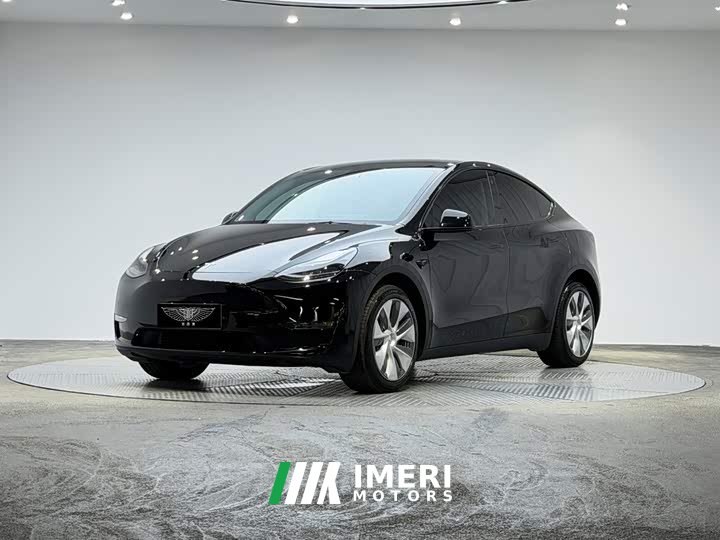 Tesla Model Y long-range all-wheel drive version