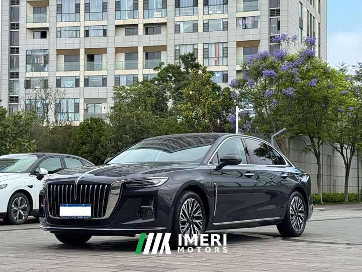 Hongqi H5 2.0T automatic smart connected flag version