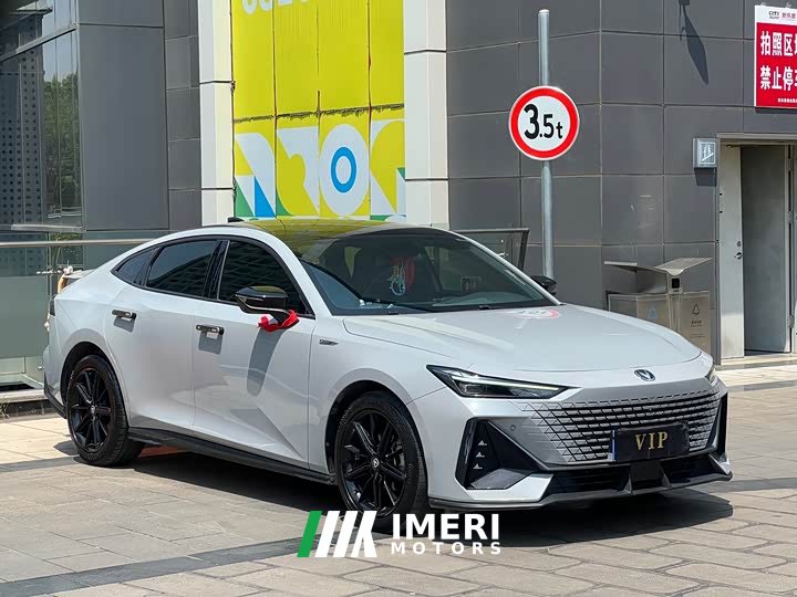 Changan UNI-V 1.5T premium