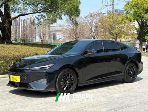 2024 Changan UNI-V 1.5T Premium - автомобиль из Китая
