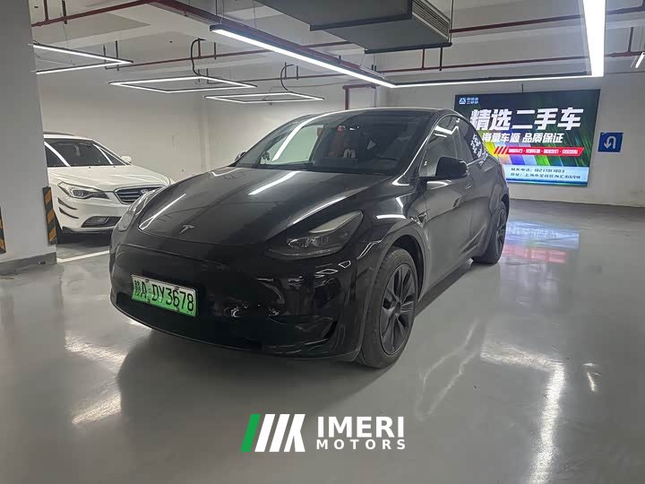 Tesla Model Y Rear-Wheel Drive