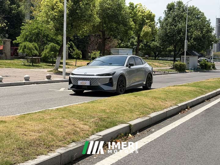 Changan UNI-V 1.5T Prestige Edition