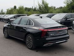 Hongqi H5 2025 2.0T Automatic Xuan Ying 2 Million Units Commemorative Edition - ფოტო 15