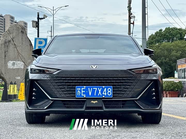 Changan UNI-V 1.5T premium