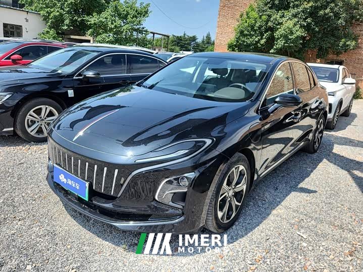 Hongqi E-QM5 2023 basic travel version