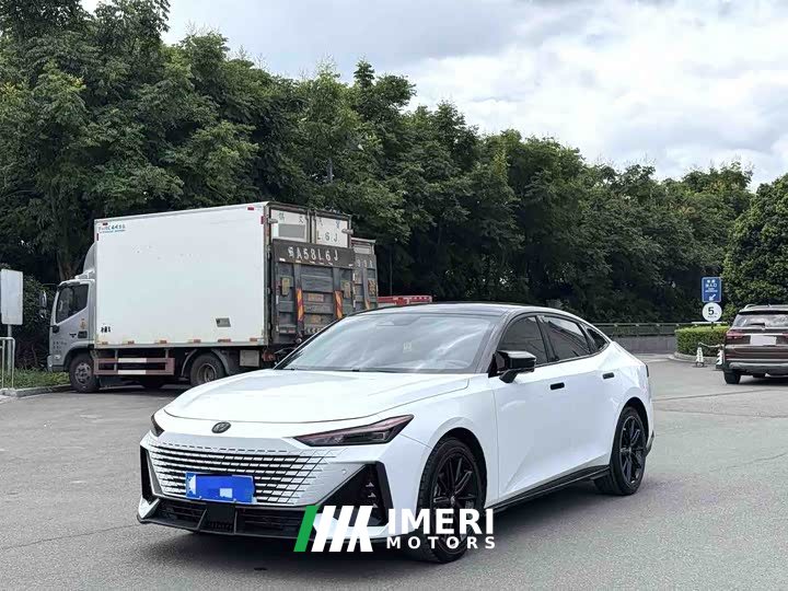 Changan UNI-V 2024 1.5T high-energy version