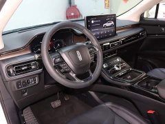 Lincoln Explorer 2.0T AWD Premium - ფოტო 10