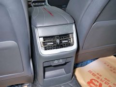Hongqi H5 2023 2.0T automatic smart connected flag version - ფოტო 19