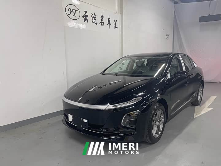 Hongqi E-QM5 500km Times Travel Edition