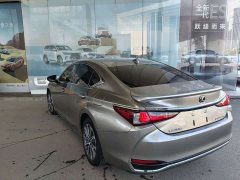 Lexus ES 2022 300h Excellence Edition - ფოტო 3