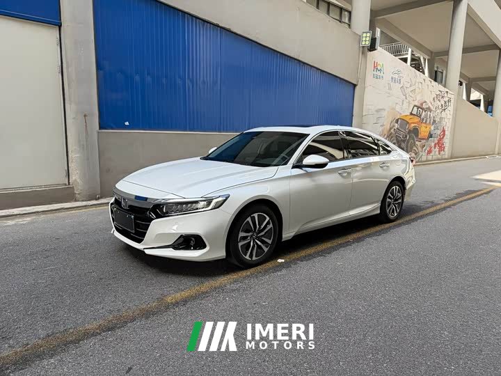240Turbo PHEV 2.0L Edition