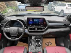 Toyota Crown Venza 2.5L HEV AWD Premier - ფოტო 13
