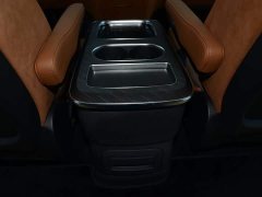 FAW Red Flag HQ9 PHEV 2.0T AWD Business Edition - ფოტო 8