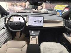 Volvo XC70 Plug-in Hybrid AWD Extended Range Core - ფოტო 13